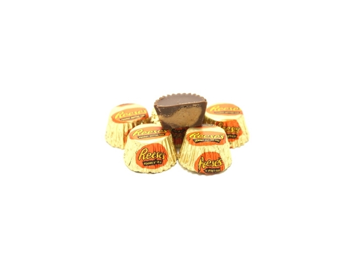 6 x Reese's Peanut Butter Cups